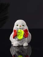 Фигурка гипс «Кролик с букетом», 7 см, серый 10896135