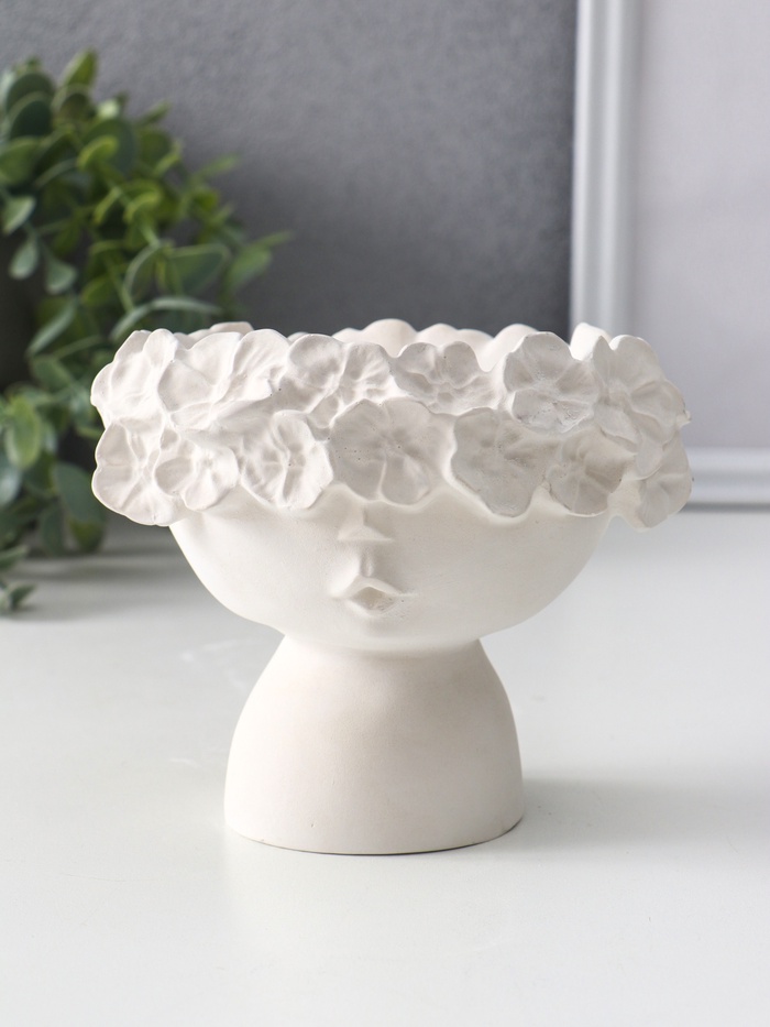 Подставка для мелочей «Девочка в венке», 12.5×11×10.5 см, натуральный, гипс