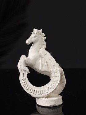 Фигурка гипс «Конь с подковой», 10×6×4 см, натуральный 10896178