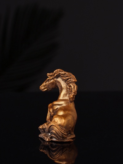 Фигурка гипс «Лошадь лежит», 7×6×3 см, бронза