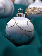 Ёлочные игрушки «Капризы зимы», шары новогодние, d=6 см, 12 шт., золотистая посыпка, белые - Фото 6