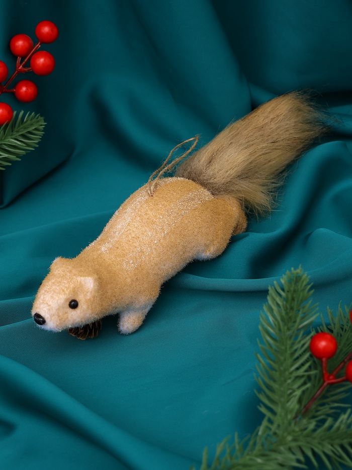 Ёлочная игрушка «Белка с шишкой» 4.5×20 см, бежевый - Фото 1