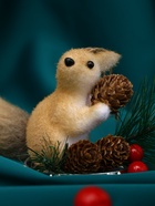 Ёлочная игрушка «Бельчонок на веточке» 7.5×12 см, бежевый - Фото 3