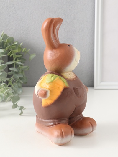 Фигурка гипс «Кролик-фермер», 20.5×12×11 см