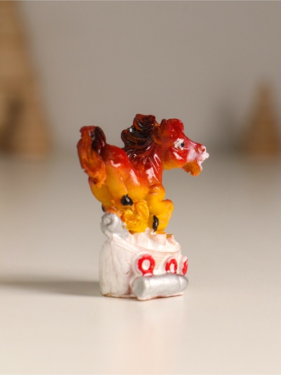 Фигурка полистоун «Конь и служба», 4.5×2.5×5 см, МИКС