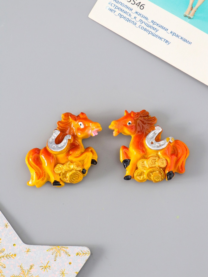 Магнит на холодильник «Коняшка с монетами и подковой», полистоун, 3.5×4 см, МИКС - Фото 1