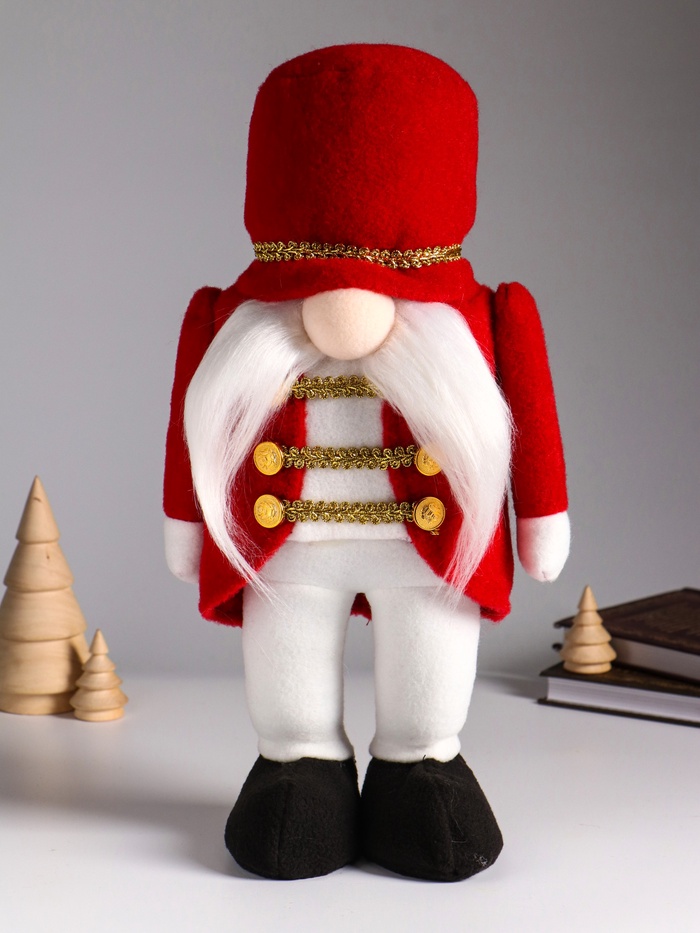 Интерьерная кукла текстильная «Гном-генерал в красном мундире», 18×11×33 см