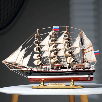 УЦЕНКА Сувенирная модель корабля «Седов. Флаг России», 52×8×34 см