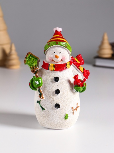 Фигурка полистоун «Снеговик со скворечником и птицей», 9×5.5×13 см