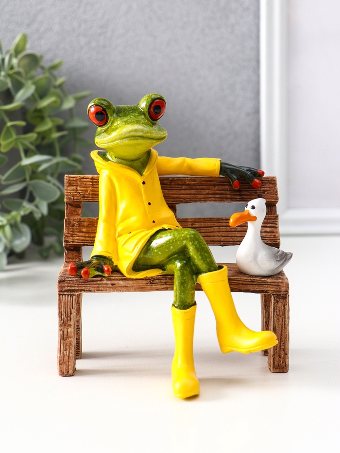 Фигурка полистоун лак «Лягуха в плаще и сапогах на скамейке с чайкой», 12×9.5×13 см - Фото 1