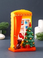 Свеча фигурная "Дед Мороз стучится в дом" 6,5х9х14,5 см 10911567 - фото 16948460