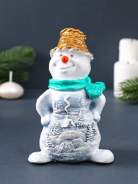 Свеча декоративная «Снеговик в золотом колпаке» 8.5×5.5×14 см