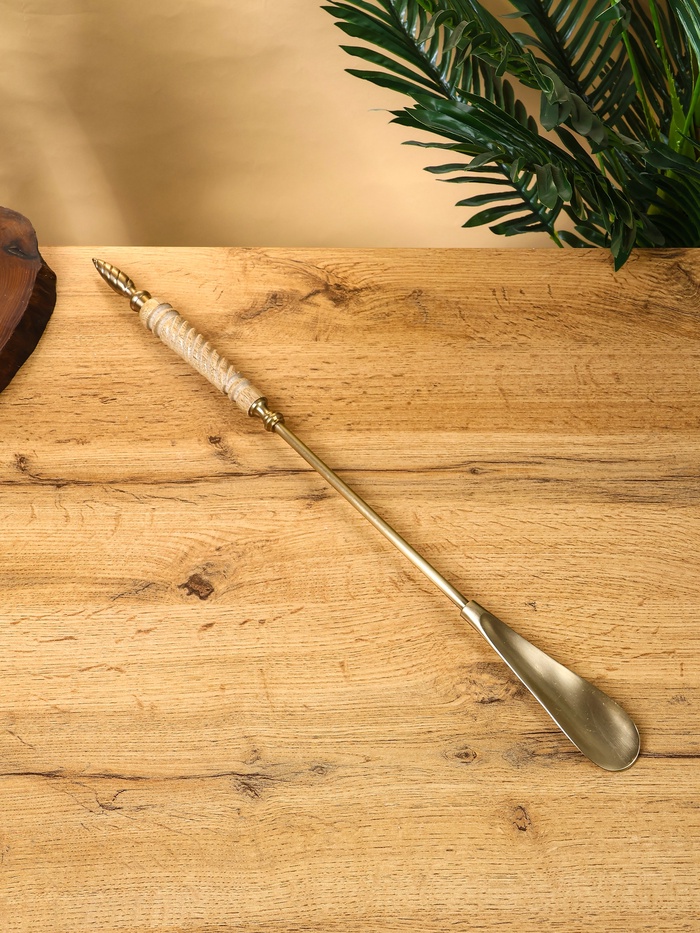 Ложка для обуви «Еловая шишка», 56 см, латунь, манговое дерево - Фото 1
