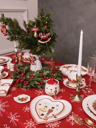 Тарелки сервировочные новогодние Доляна «Сказочный бал.Щелкунчик», набор 2 шт., 22.5×2.6 см, 16.5×2 см, доломит, белые