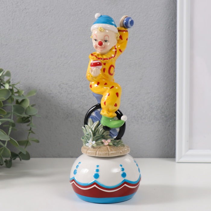 УЦЕНКА Фигурка музыкальная «Клоун жонглирует сидя на колесе», керамика, 8.5×8.5×22 см - Фото 1