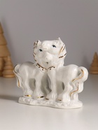 Фигурка керамика «Конь и лошадка милуются», белый с золотом, 14×4.5×10 см - фото 54003690