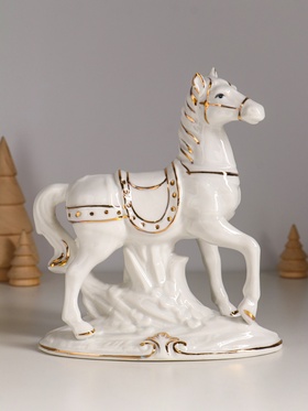 Фигурка керамика «Конь с седлом и сбруей», белый с золотом, 15.5×8×17.5 см