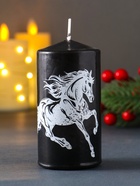 Свеча цилиндр «Символ года: Конь», 50×100 мм, с накаткой, чёрная - Фото 2