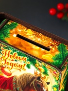 Новогодняя деревянная шкатулка-книга «Конь в мантии с короной: Здоровья, счастья и богатства», для подарков, 19×13×5 см - Фото 5