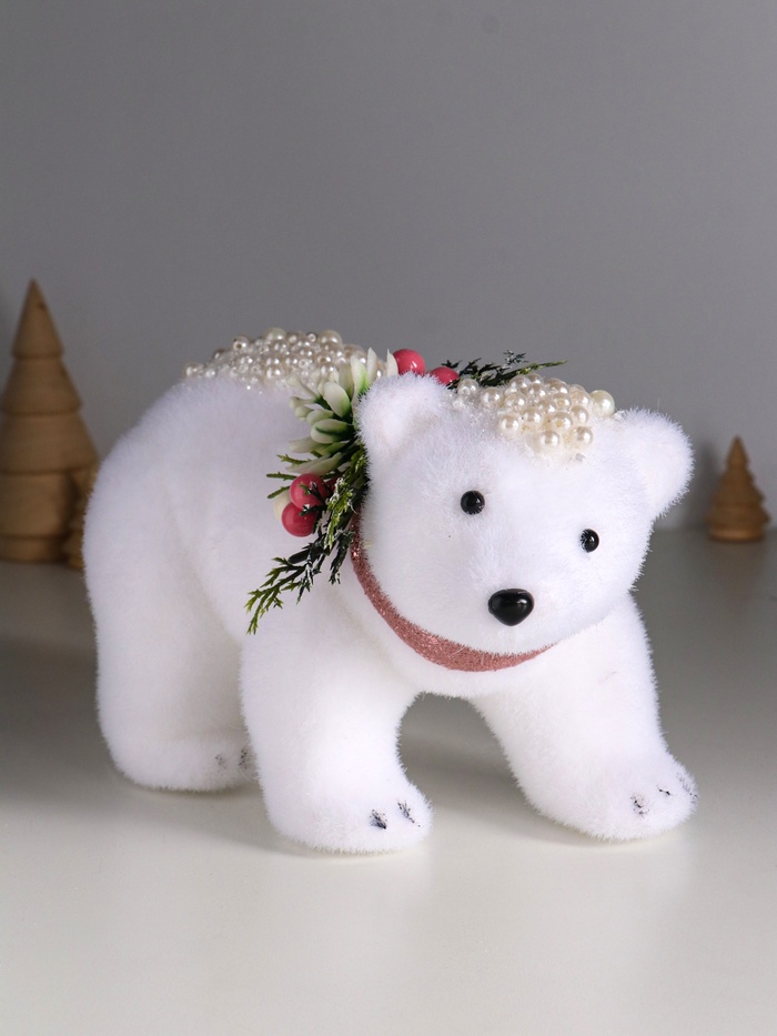 Фигурка «Белый мишка с еловым венком в бусинках», 13×23×13 см - Фото 1