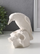 Фигурка гипс «Ворон на черепе», 12×12×8 см - Фото 1