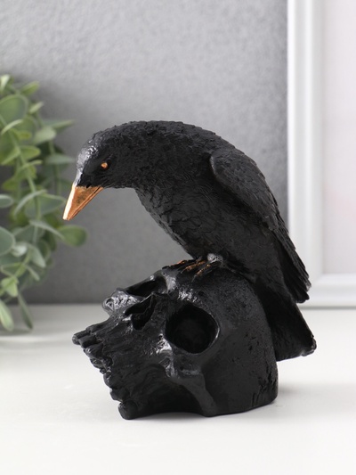 Фигурка гипс «Ворон на черепе», 12×12×8 см, чёрная