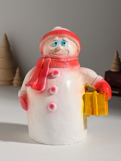 Копилка для денег «Снеговик новогодний с подарком», гипс, 19 см, красный