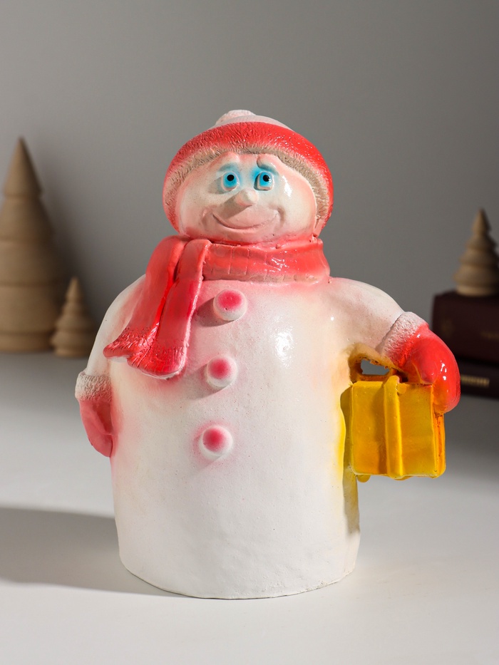 Копилка для денег «Снеговик новогодний с подарком», гипс, 19 см, красный - Фото 1