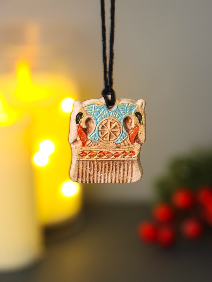 Ёлочная игрушка подвеска-оберег «Гребень. Огненные кони», керамика, 4×3.5×1 см, цветной - Фото 1