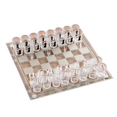 УЦЕНКА Игра «Пьяные шахматы», 32 рюмки, поле 25×25 см