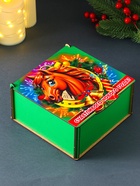 Коробка подарочная новогодняя «Шкатулка с конём в подкове. Счастливого Нового года», 18×18×9.5 см - Фото 2