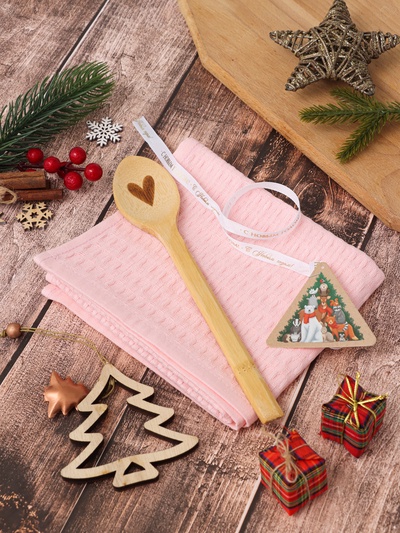 Набор подарочный «Доляна» Winter: розовое полотенце 35×60 см, хлопок 100%, вафля 220 г/м², деревянная ложка