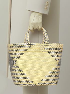 Сумка плетёная, 30×15×35 см, пластик, бежевая с чёрно-белыми вставками