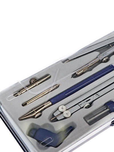 УЦЕНКА Готовальня 8пред (2цирк:150 мм,105 мм,2удлинит, гриф,2рейсфедера, центрик, держ д/кар)в пластик пе