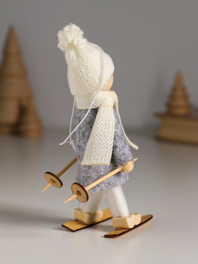 Интерьерная кукла текстильная «Малыш на лыжах», бело-серый, 7.5×4×14 см
