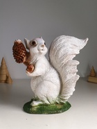 Фигурка полистоун «Белка с шишкой», с глиттером, 26×28 см - Фото 1