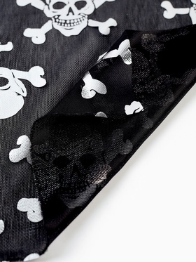 Скатерть одноразовая на хэллоуин «Серебряные черепа», 200×140