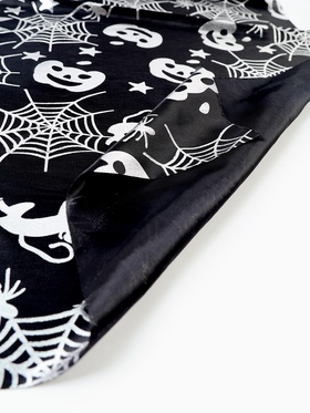 Скатерть одноразовая на хэллоуин «Серебряная паутина», 200×140