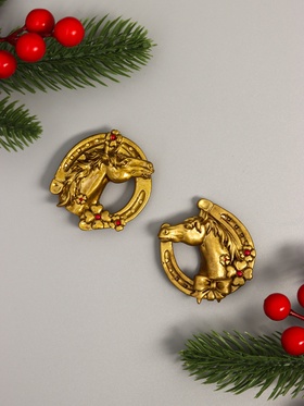 Магнит на холодильник «Конь в подкове с клевером», полистоун, 4.6×5.3 см, МИКС