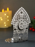 Подсвечник на 1 свечу «Домик новогодний с часами», металл, серебряный, 6.7×10×13.5 см - фото 809243640 Подсвечник на 1 свечу «Домик новогодний с часами», металл, серебряный, 6.7×10×13.5 см - фото 809243640