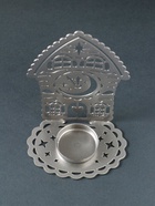 Подсвечник на 1 свечу «Домик новогодний с часами», металл, серебряный, 6.7×10×13.5 см - фото 809243642 Подсвечник на 1 свечу «Домик новогодний с часами», металл, серебряный, 6.7×10×13.5 см - фото 809243642