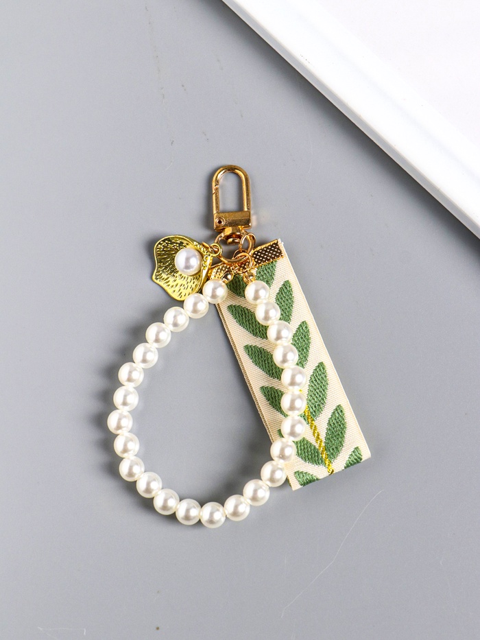 Брелок для ключей на карабине «Жемчужная нить, с ремешком и ракушкой», 12×9×1 см - Фото 1