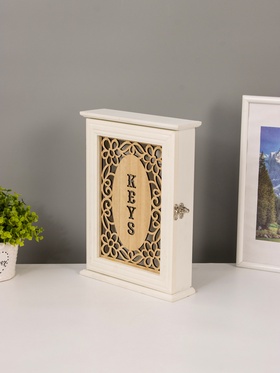 {{photo.Alt || photo.Description || 'УЦЕНКА Ключница настенная «Резные цветы», дерево, 6×22×29.5 см'}}