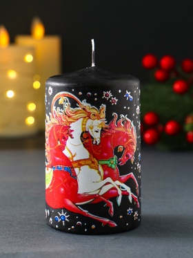 Декоративная свеча новогодняя «Кони: Доставка подарков», 6×6×10 см