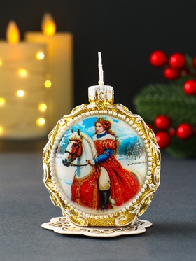 Декоративная свеча новогодняя «Шар узорный. Княгиня на коне», золотой, 7.2×3.8×8.5 см