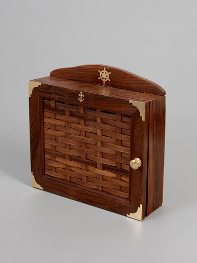 УЦЕНКА Ключница «Капитан» 18×9×31 см, дерево шишам