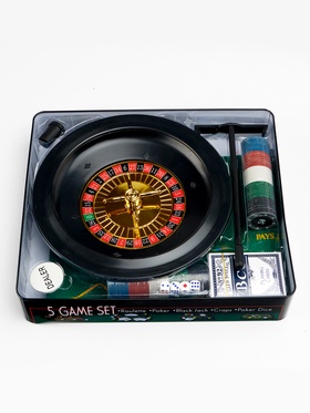 {{photo.Alt || photo.Description || 'УЦЕНКА (замята металлическая упаковка) Покер, набор для игры, (рулетка, карты 54 шт., фишки с номиналом 100 шт., кубики 4 шт., поле) 33×29'}}