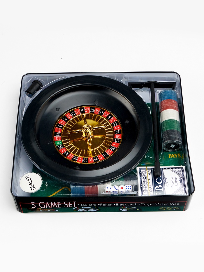 УЦЕНКА (Замята металлическая упаковка) Покер, набор для игры, (рулетка, карты 54 шт., фишки с номиналом 100 шт., кубики 4 шт., поле) 33×29 - Фото 1