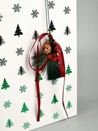 Пакет подарочный «Новогодний сюрприз», тиснение, с шишками и бахромой, 25.5×9×30 см - фото 58047542