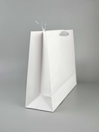 Пакет подарочный «Новогодний подарок», тиснение, с ёлочной игрушкой, 31 х 40 х 11 см - фото 61083498